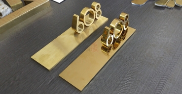 不銹鋼電鍍金色桌號牌制作案例一