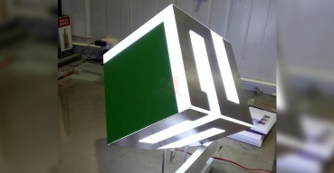 亞克力發(fā)光工藝品制作案例一