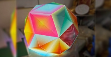 亞克力工藝制品多邊形發(fā)光燈箱制作案例一